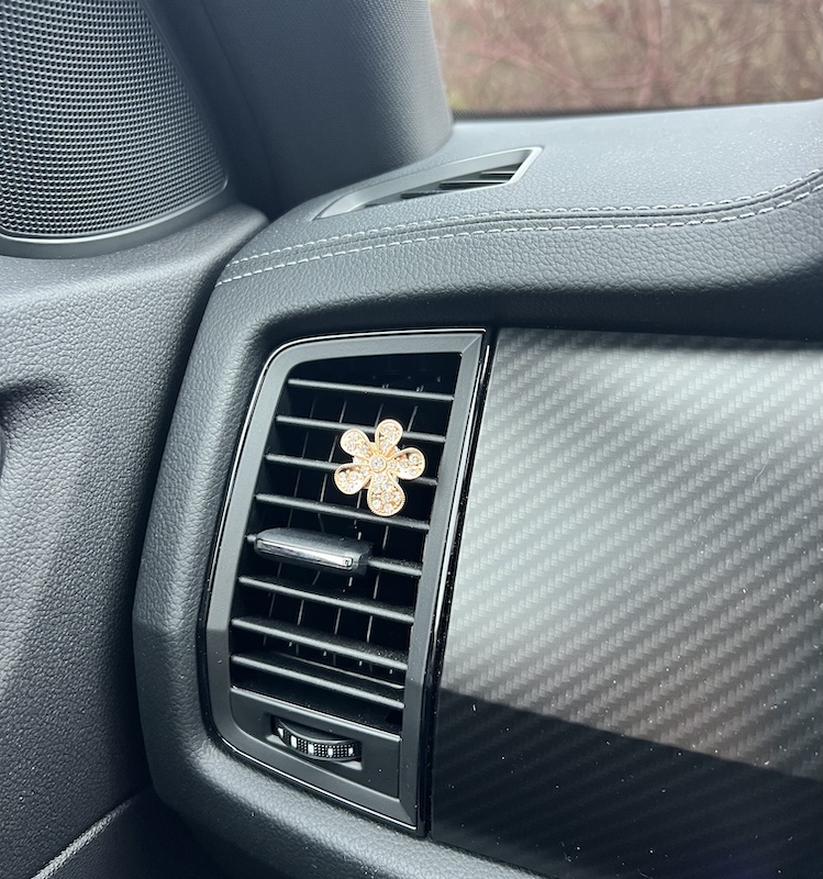 Ozdobná květinka do ventilace