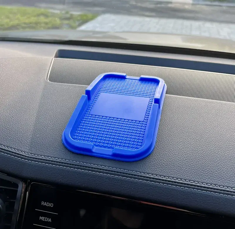 Protiskluzová podložka do auta Silicon GARO Modrá