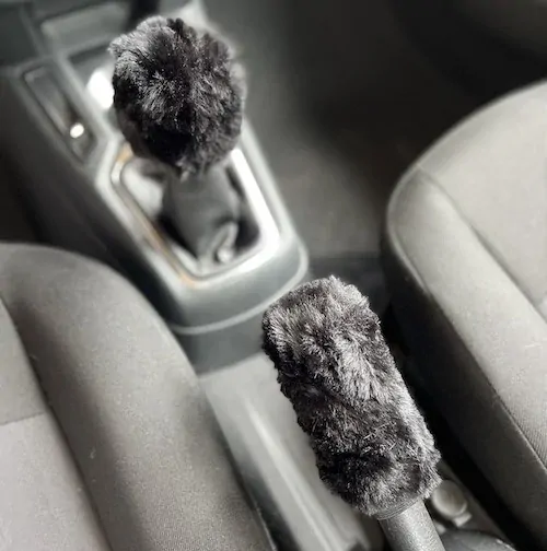 Huňatý obal na ruční brzdu