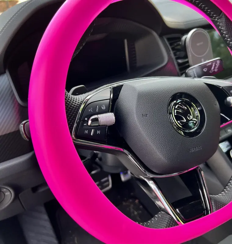 Silikonový potah na volant GARO neon pink