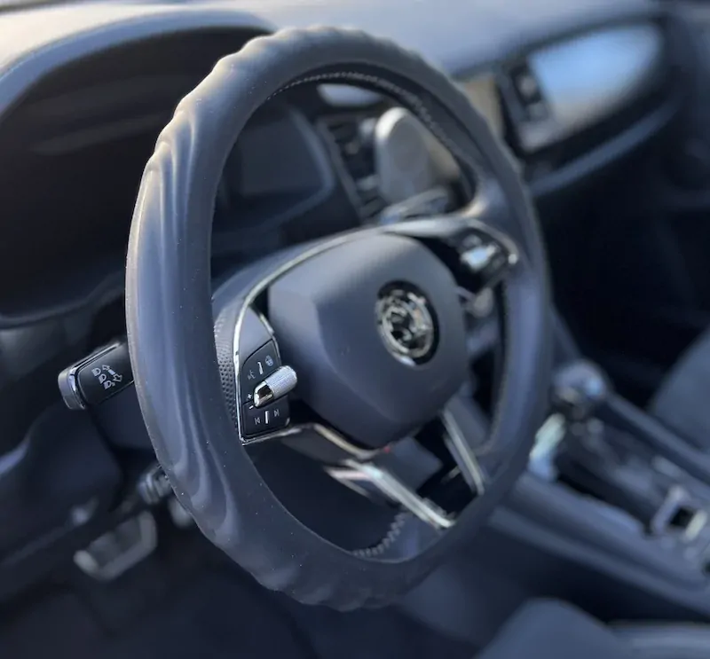Silikonový potah na volant GARO s vroubky Black