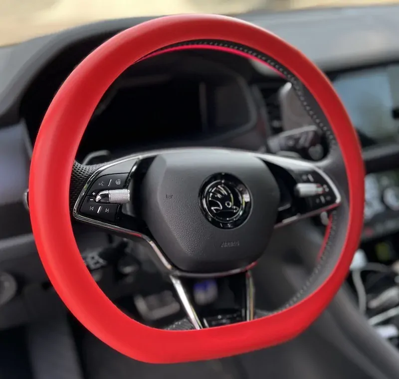 Silikonový potah na volant GARO červený